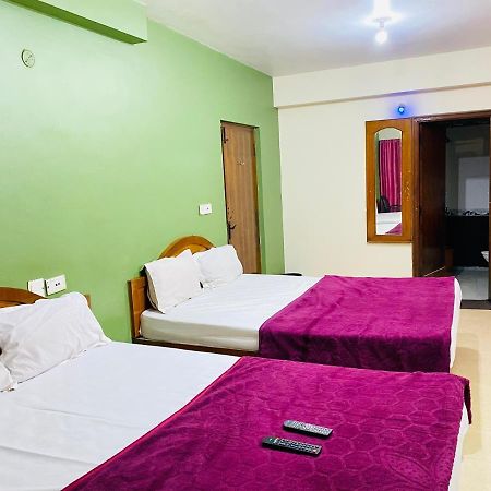 Hotel Nakshatra Уті Екстер'єр фото