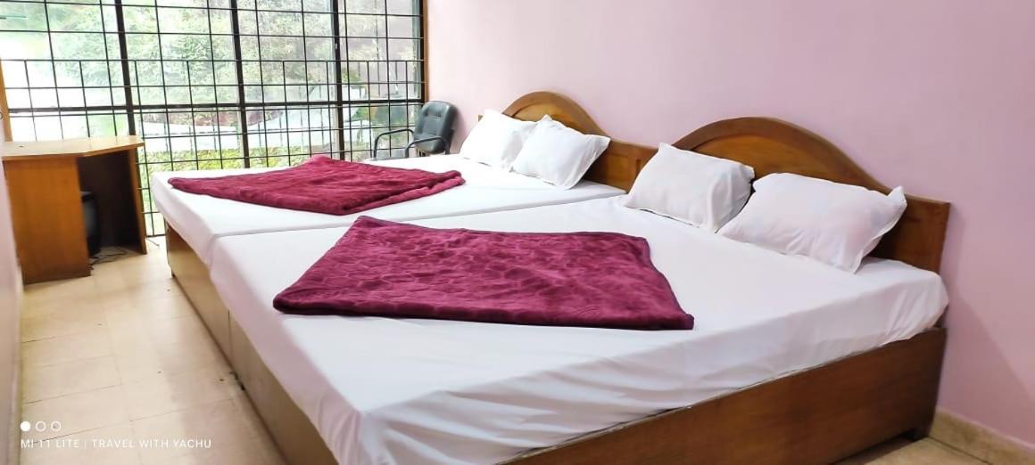 Hotel Nakshatra Уті Екстер'єр фото