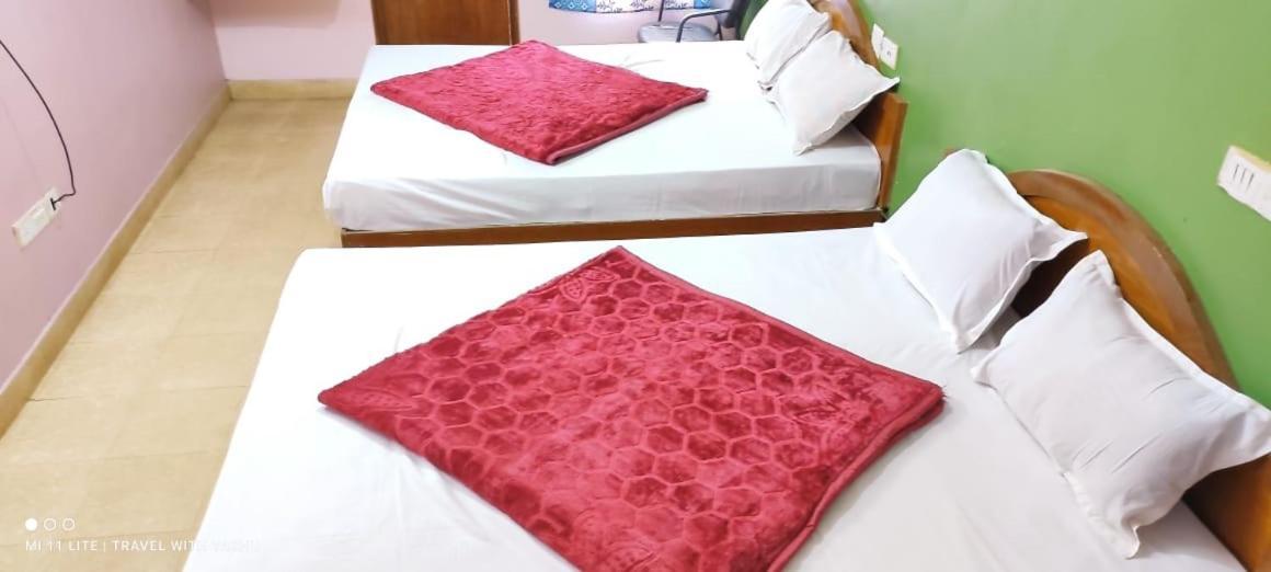 Hotel Nakshatra Уті Екстер'єр фото