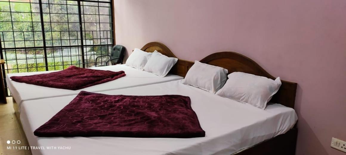 Hotel Nakshatra Уті Екстер'єр фото