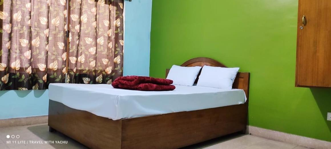 Hotel Nakshatra Уті Екстер'єр фото