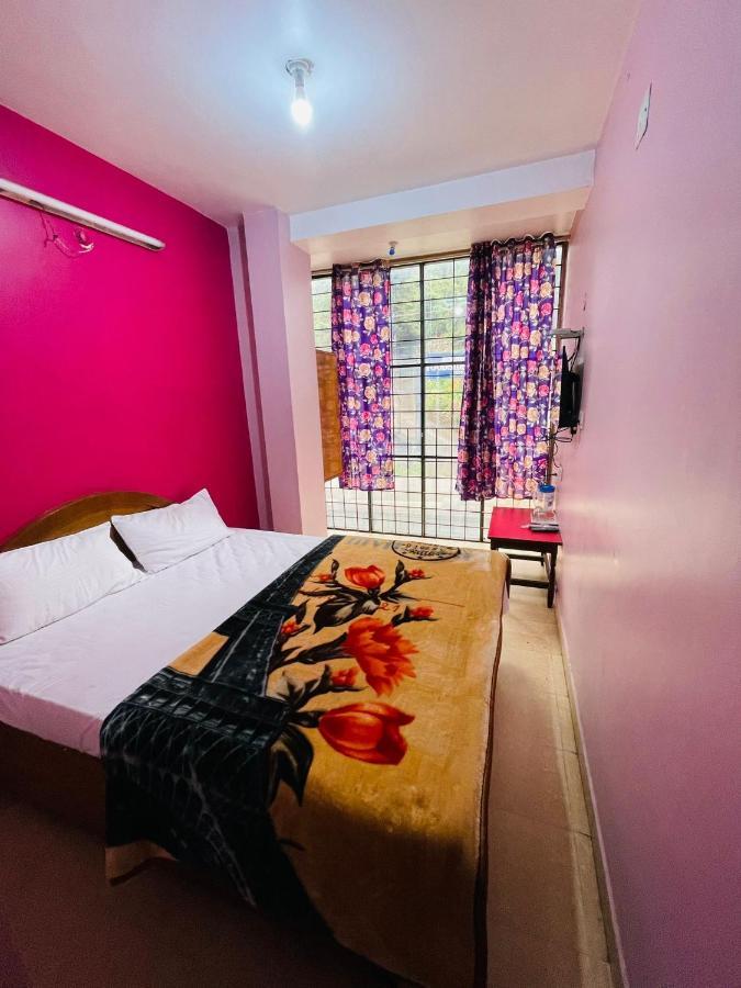 Hotel Nakshatra Уті Екстер'єр фото