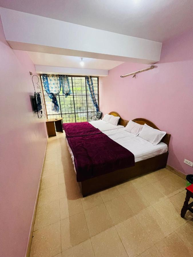 Hotel Nakshatra Уті Екстер'єр фото