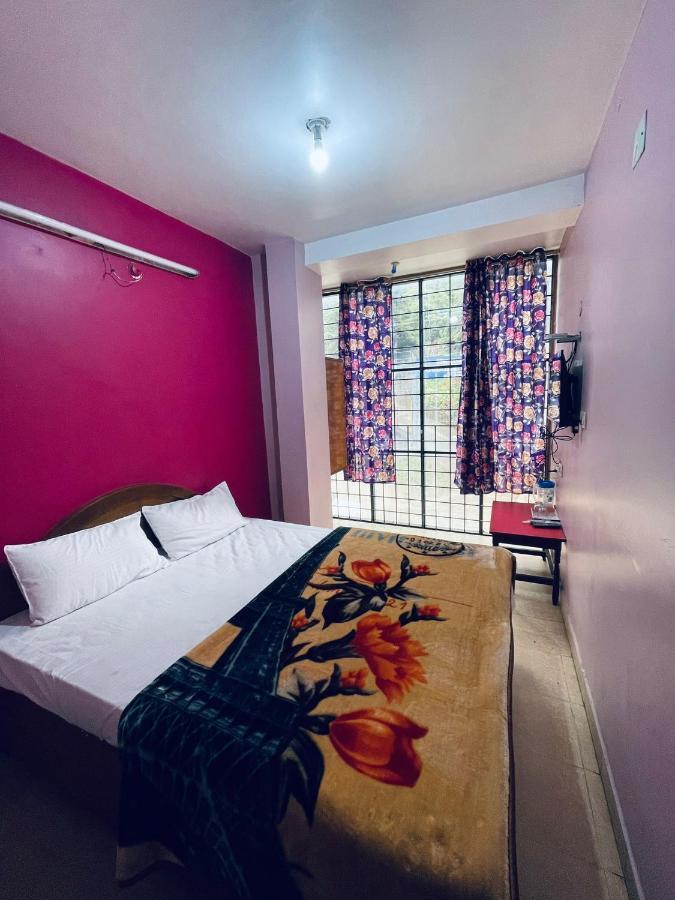 Hotel Nakshatra Уті Екстер'єр фото