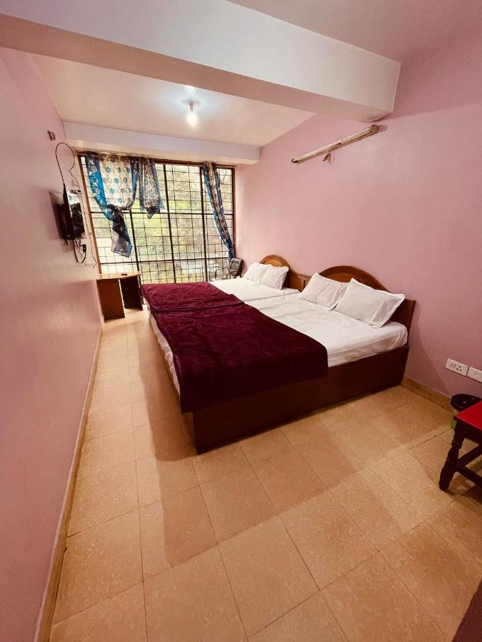 Hotel Nakshatra Уті Екстер'єр фото