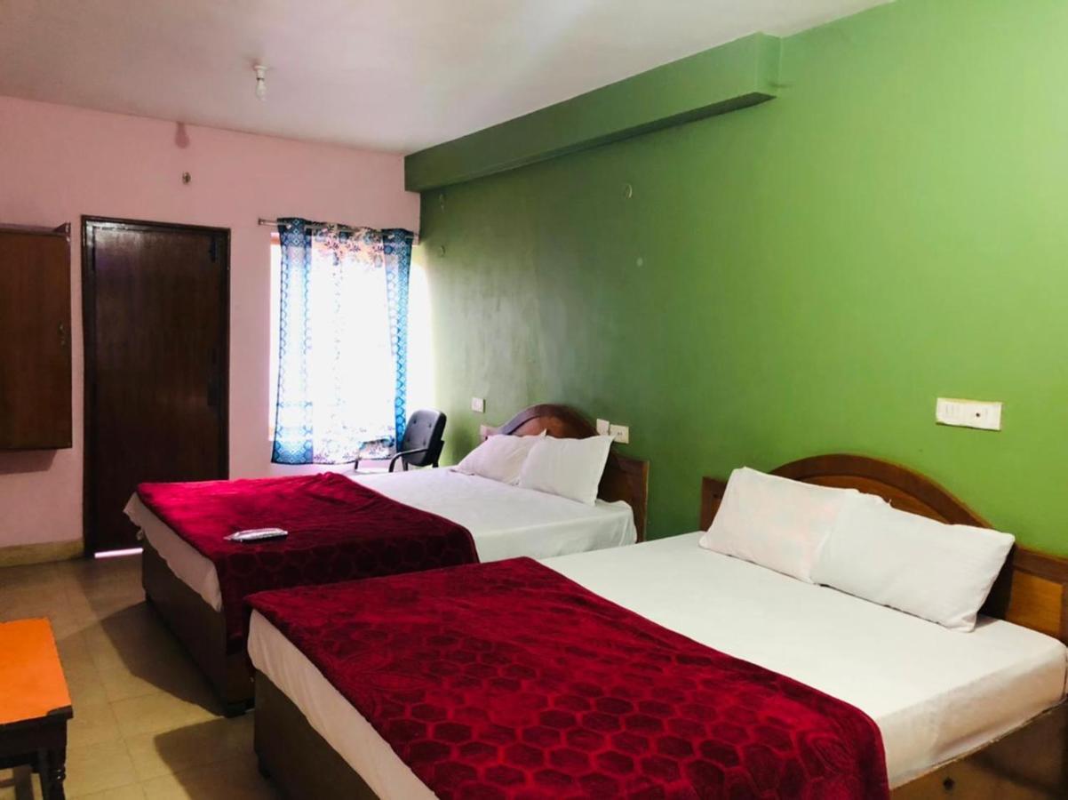 Hotel Nakshatra Уті Екстер'єр фото