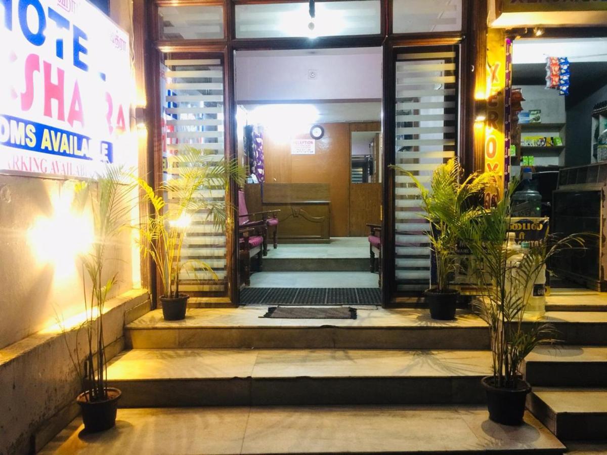 Hotel Nakshatra Уті Екстер'єр фото