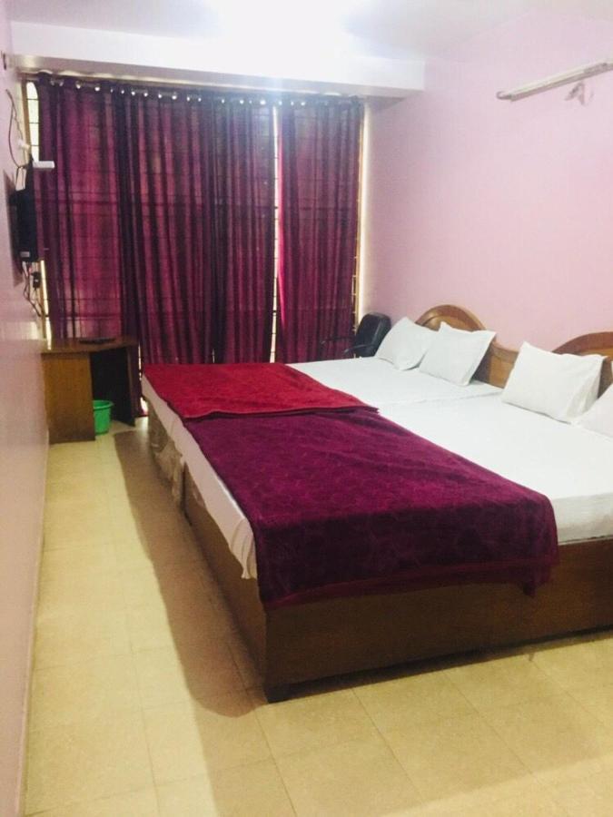 Hotel Nakshatra Уті Екстер'єр фото