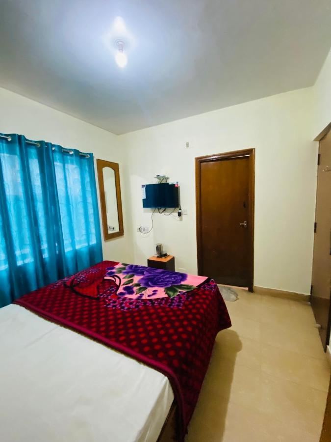 Hotel Nakshatra Уті Екстер'єр фото