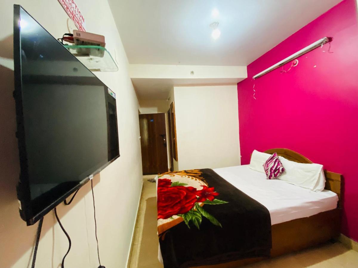 Hotel Nakshatra Уті Екстер'єр фото